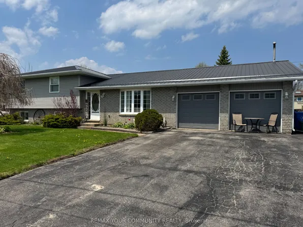 72 Douglas St, Georgina, ON L0E 1R0