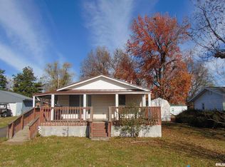 213 W Wilson Ave, Shawneetown, IL 62984
