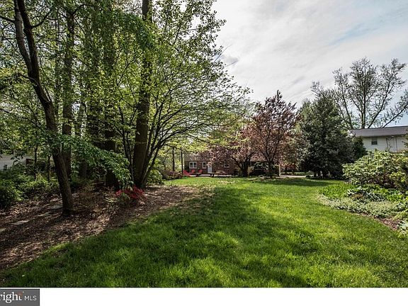 4th image of 2805 Bodine Dr