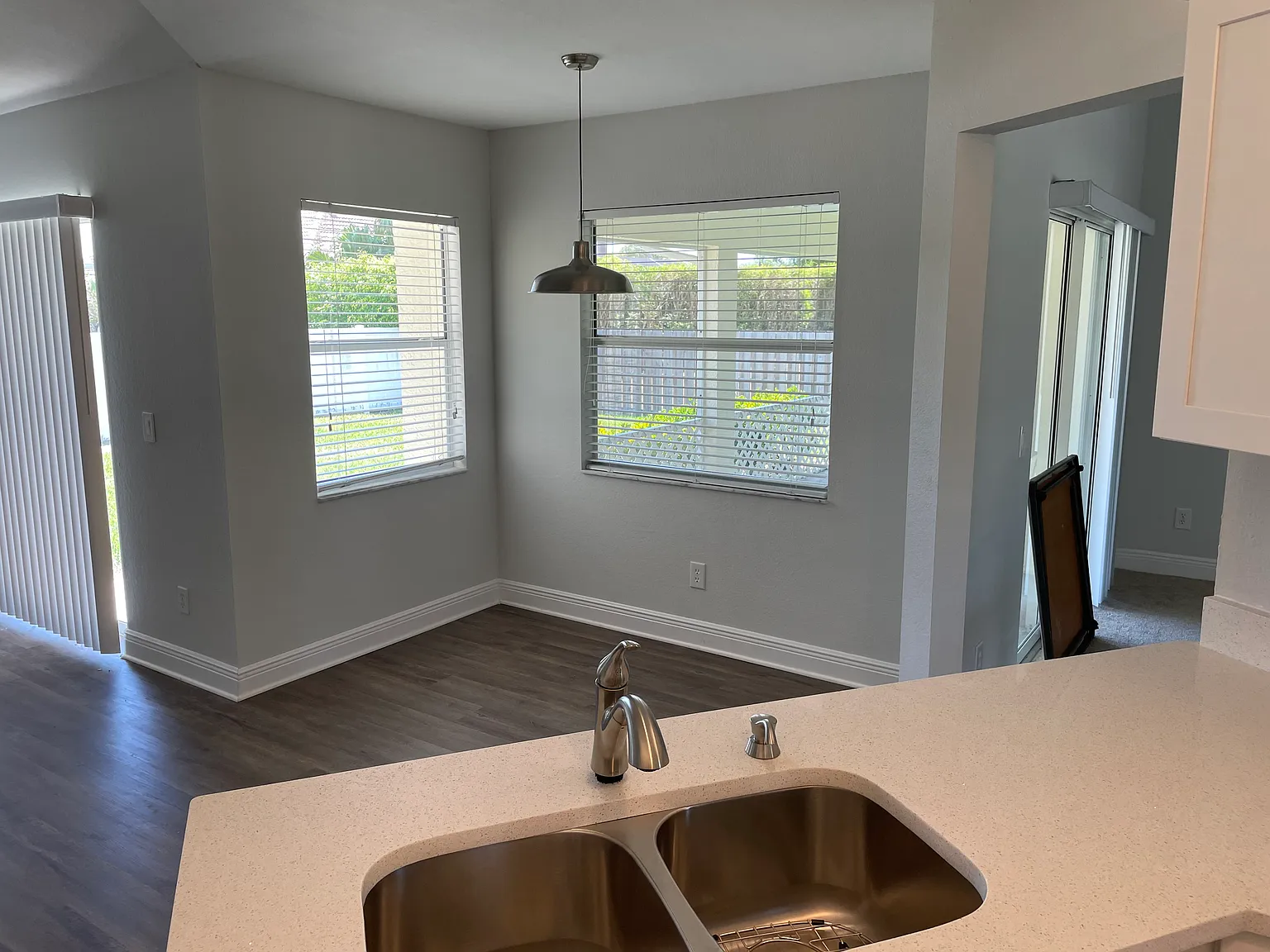 3 bed, 1622 sqft, $3,300 — Photo 4