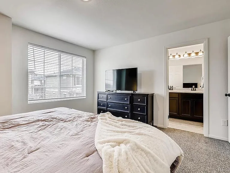 241 S Oak Hill St — Photo 12