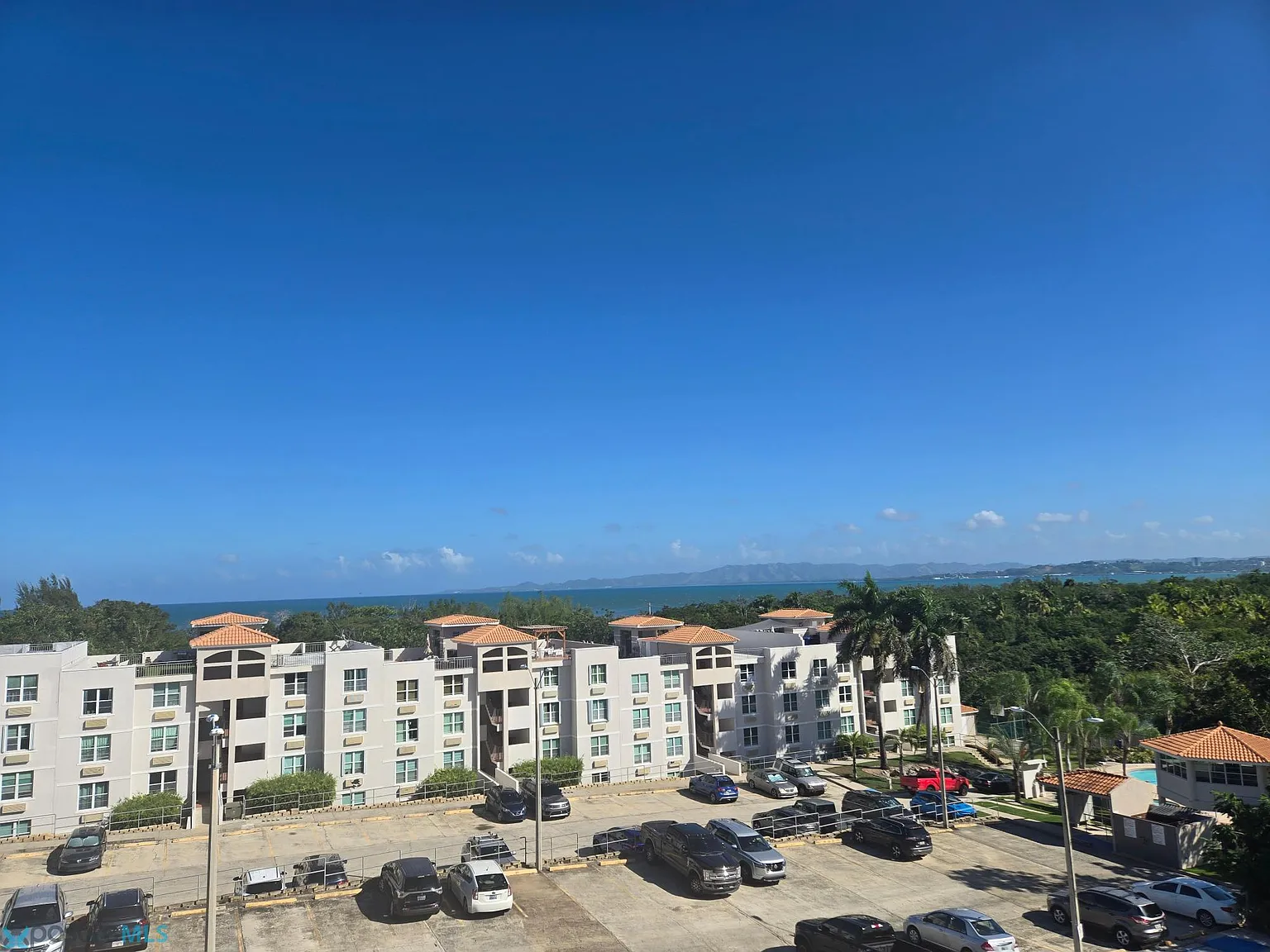 Sea View (Condominio) — Photo 2