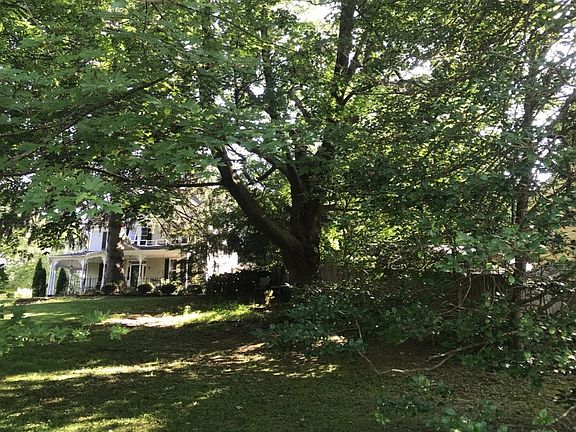 2nd image of 409 E Chatsworth Ave