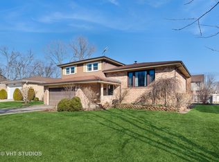 2112 W Haven St, Mount Prospect, IL 60056