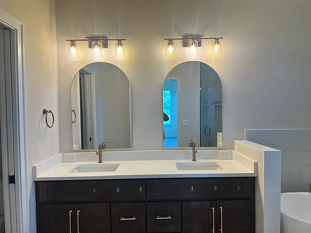 2104 Sarah Way — Photo 16