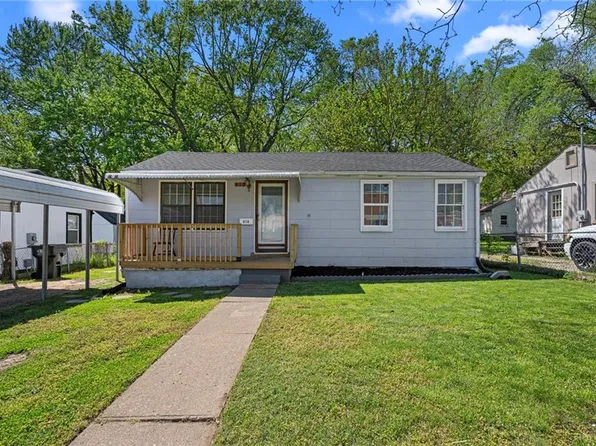 810 S Woodland Ave, Independence, MO 64052