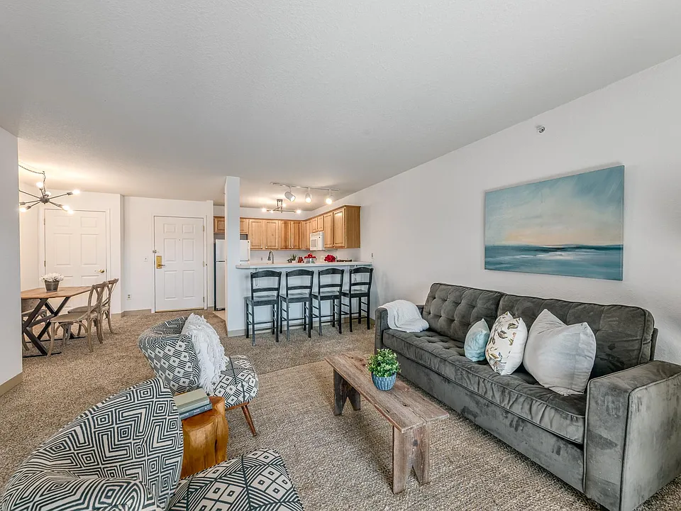 100 E Main St #431