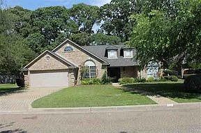 2nd image of 117 Lakewood Dr