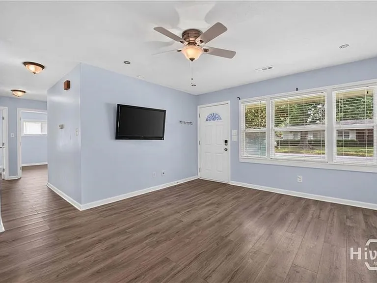 113 Gordon St — Photo 6