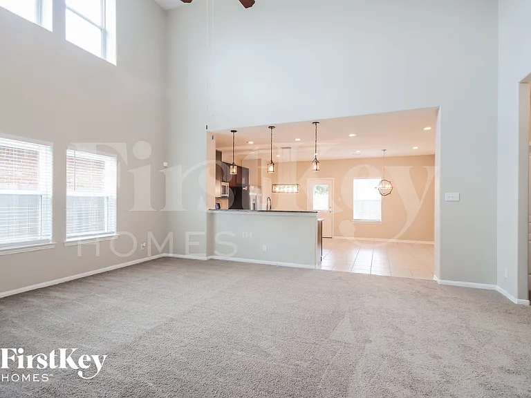 10002 Chase Ct — Photo 4