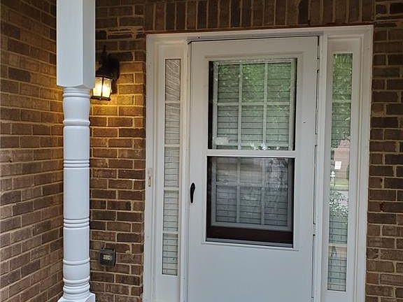 2nd image of 160 Fern Crest Dr