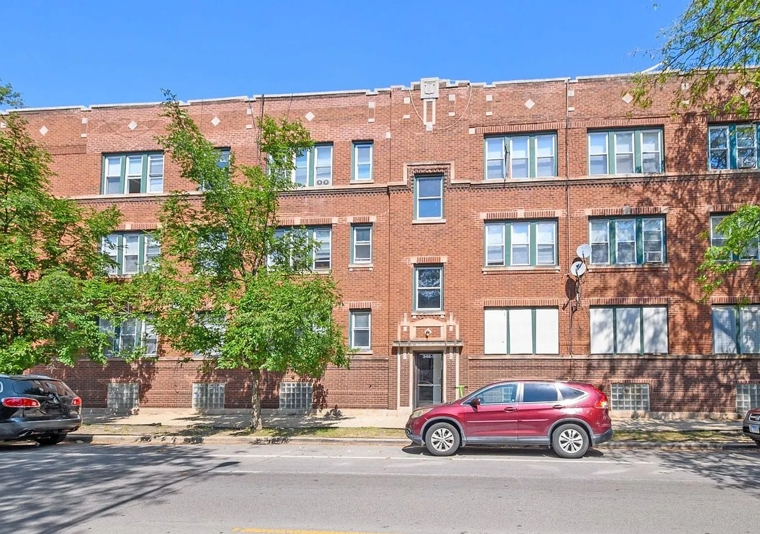 7557-59 S. Calumet Ave. / 348-58 E 76th St. — Photo 1