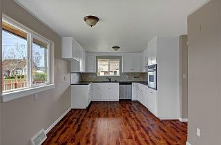 4th image of 130 Pine Ave