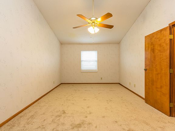 5th image of 5476 Taylor Lane Ave