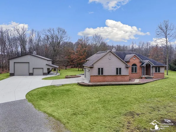 15217 Bentwood Trl, Petersburg, MI 49270
