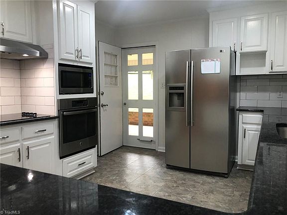 4th image of 3551 Cherry Ln
