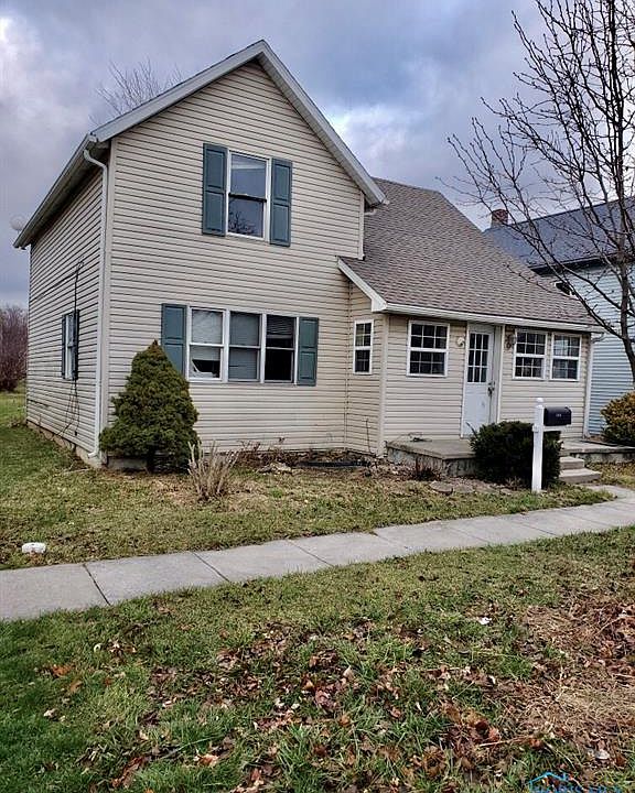 1st image of 108 W Elm St