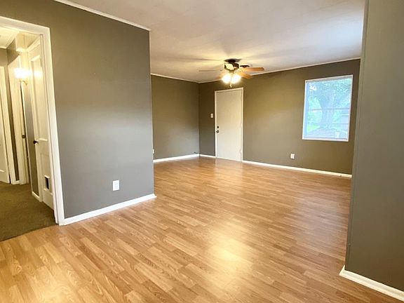 3rd image of 1025 McArthur Dr