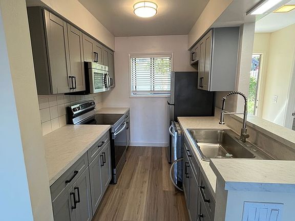 2nd image of 988 Miramonte Dr APT 1