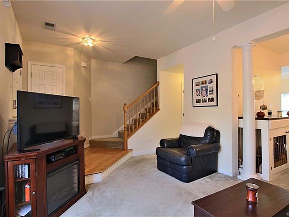 3rd image of 9020 Silverbush Dr