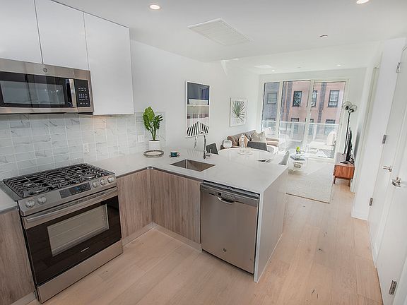 4th image of 148-33 90th Ave #704