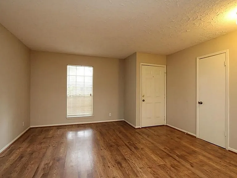 12623 Westella Dr — Photo 3