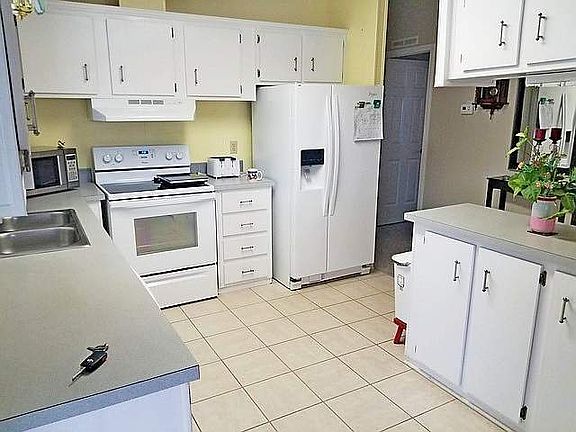 2nd image of 14718 Sugura Dr