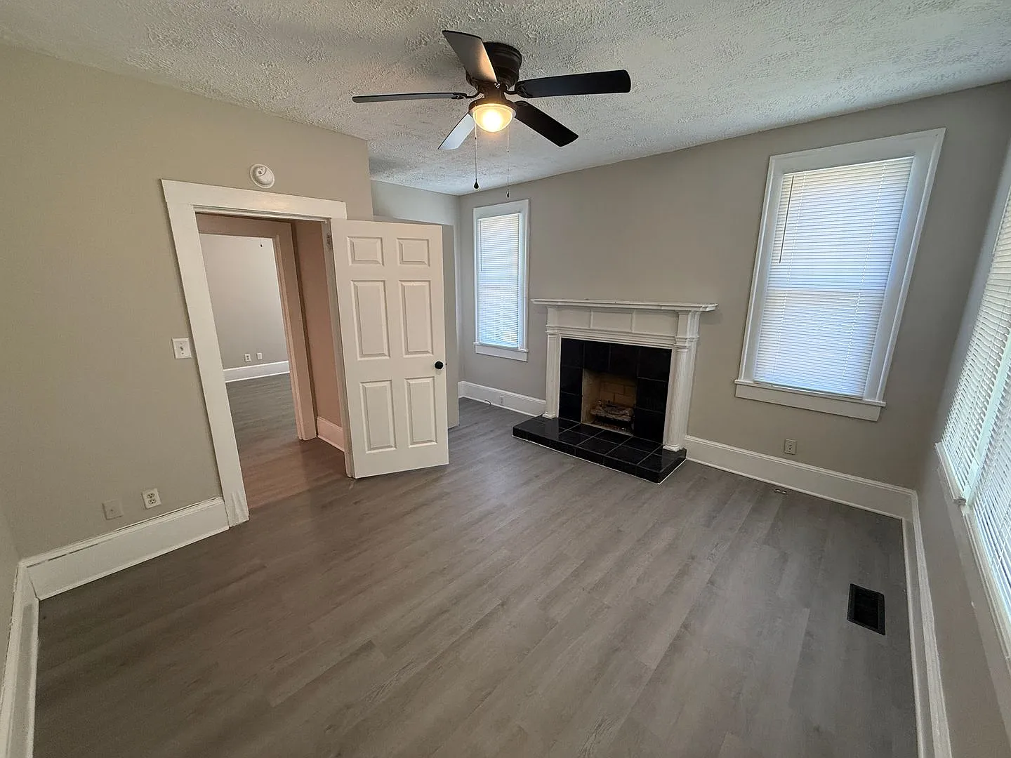 411 N Confederate Ave — Photo 2