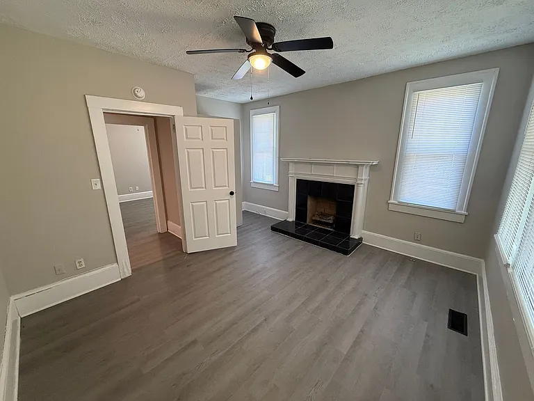 411 N Confederate Ave — Photo 2