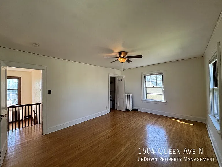 1504 Queen Ave N — Photo 24