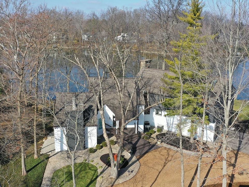 1st image of 8101 Baywood Ln