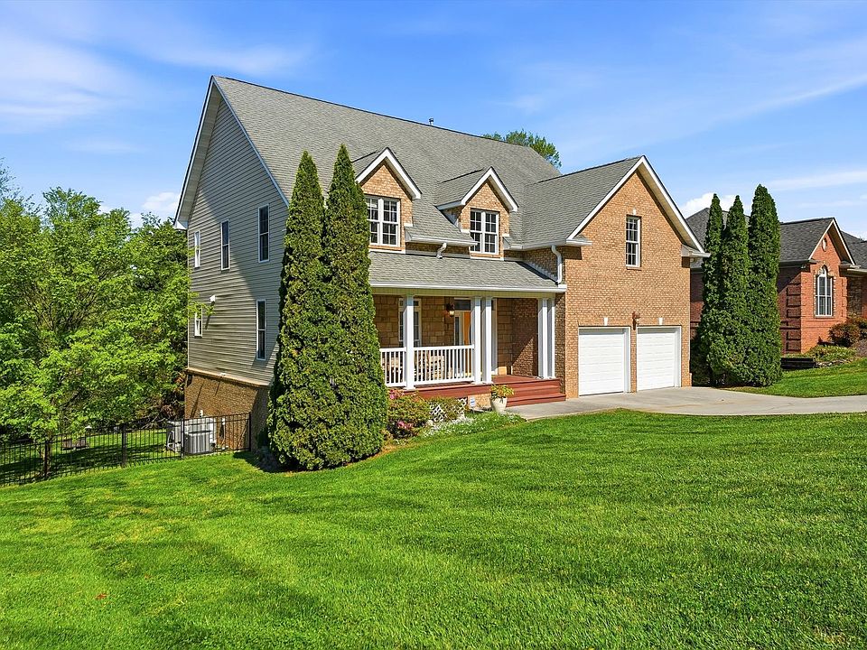 1st image of 2009 Cascade Falls Ln