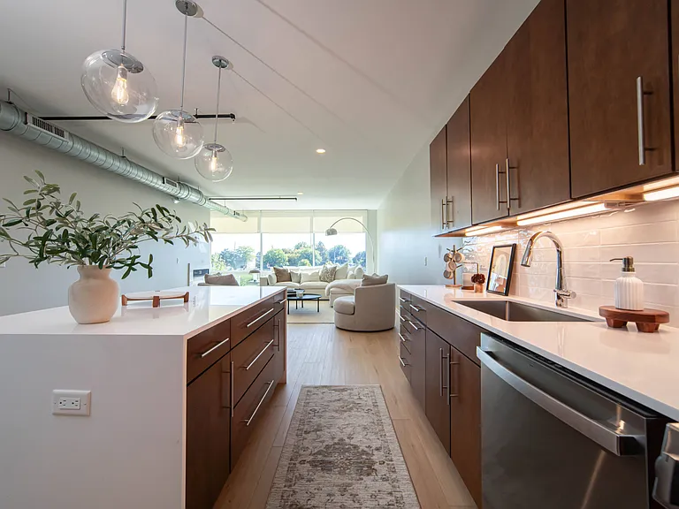 3425 Plymouth Rd — Photo 1