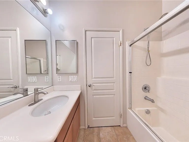 15 Elmhurst St — Photo 11