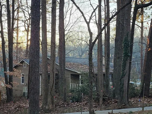 18 Fox Dr, Dallas, GA 30157
