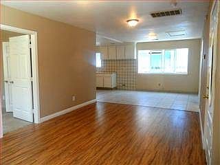 5th image of 1551 E San Antonio St