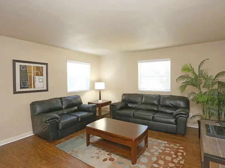 Preston Square Apartments - Now Offering $200 Off Move-In Costs! — Photo 7