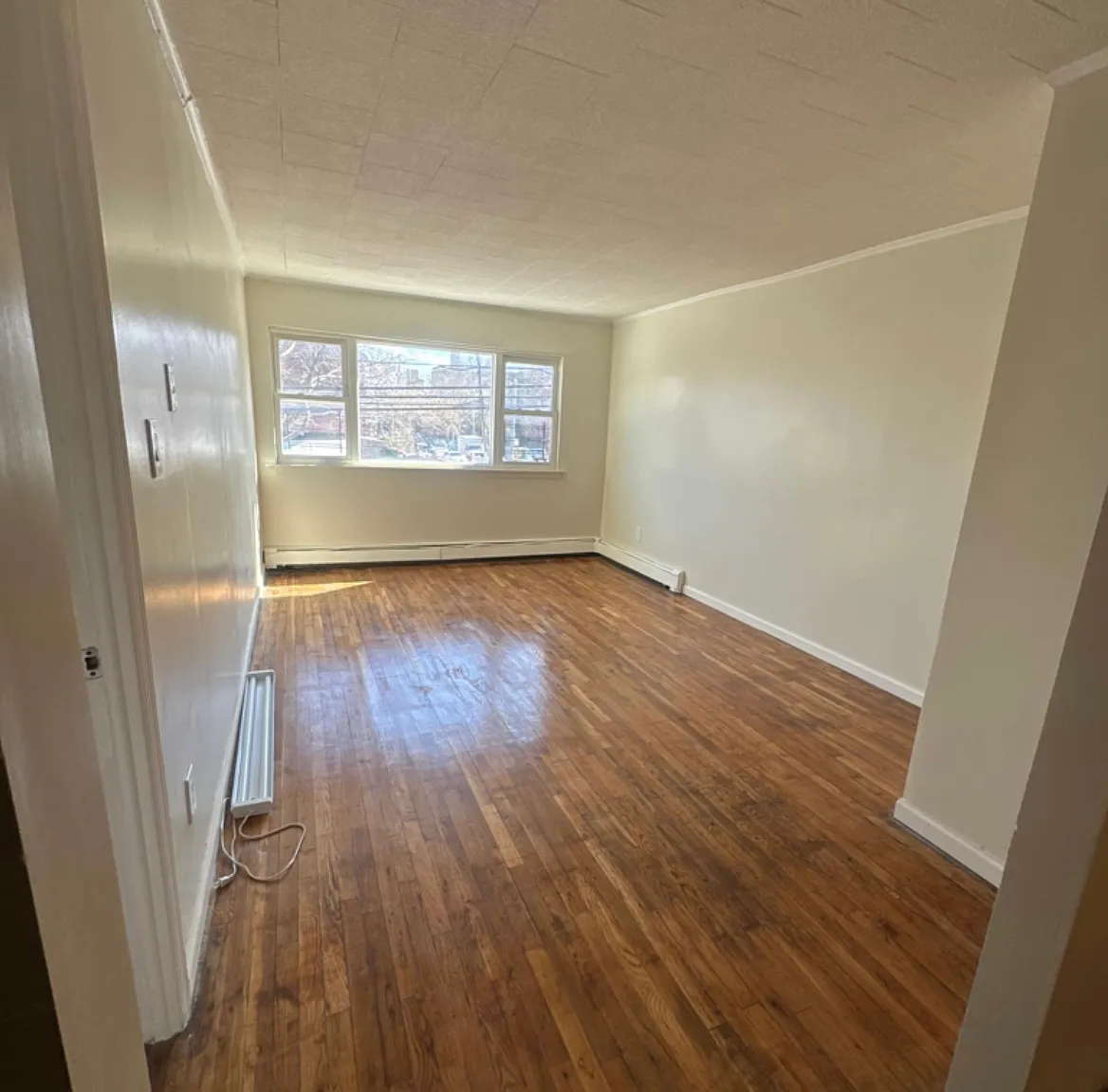 3 bed, $2,800 — Photo 2