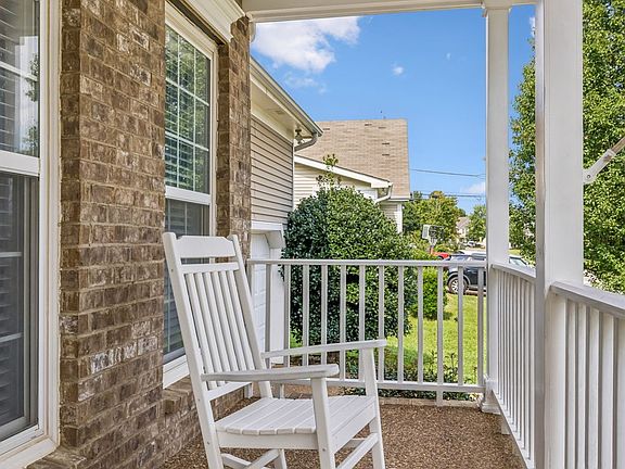 4th image of 2268 Dewey Dr