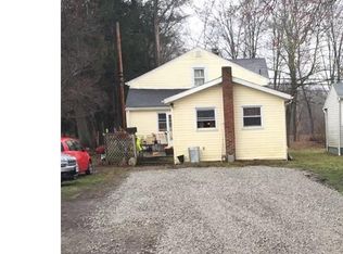 221 W Athens Rd, Roseville, OH 43777