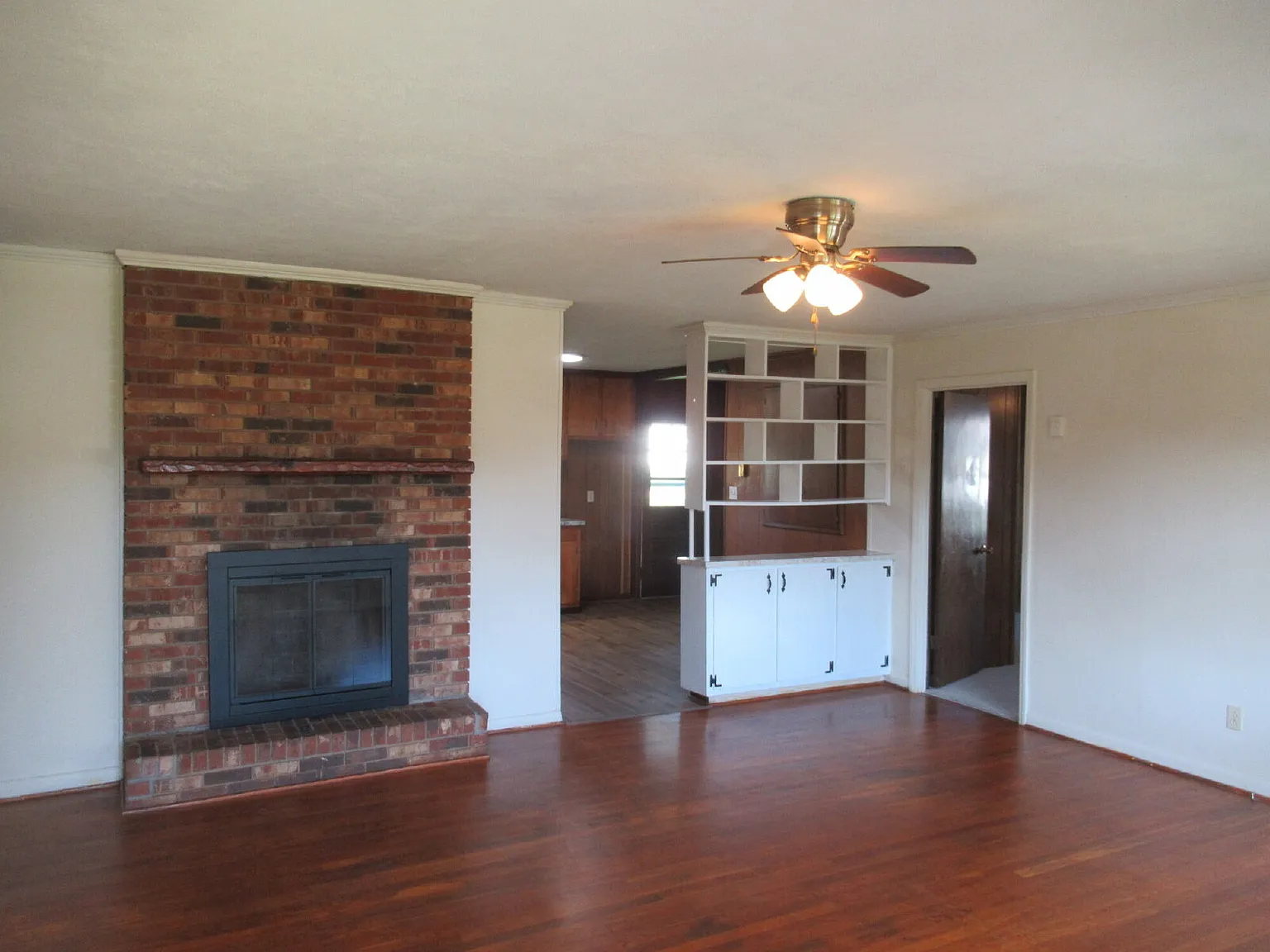 3 bed, 2.0 bath, 1324 sqft, $1,400 — Photo 4