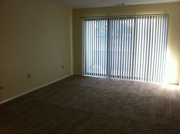 6 Shrewsbury Green Dr #G