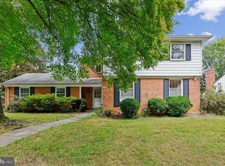 11941 Goya Dr, Potomac, MD 20854