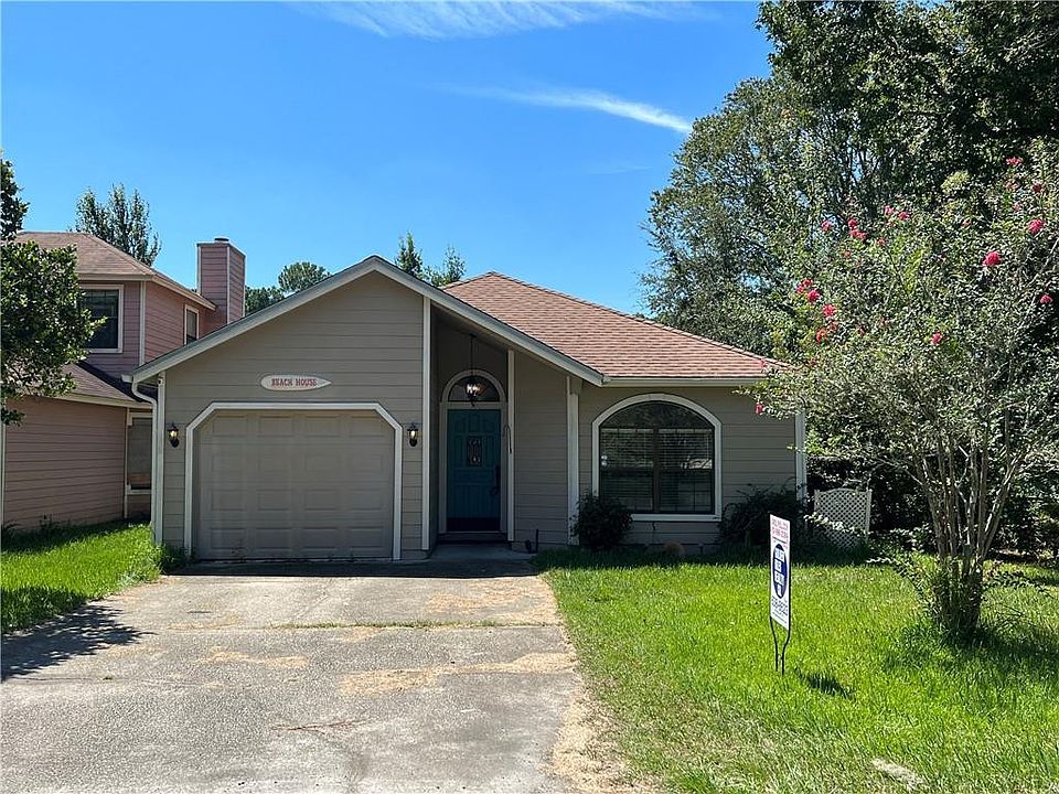 1st image of 132 Hamilton Dr