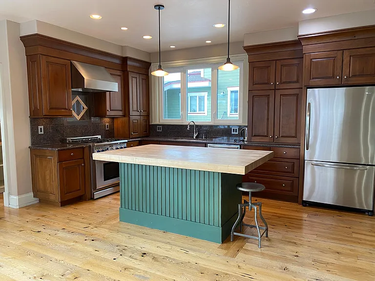 821 Broad St — Photo 12