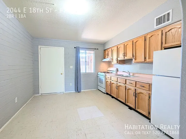 2044 E 18th St #2 — Photo 2