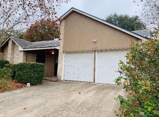 8029 Forest Brg, Live Oak, TX 78233