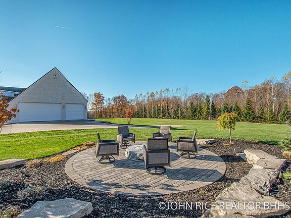 3rd image of 3026 Deer Run