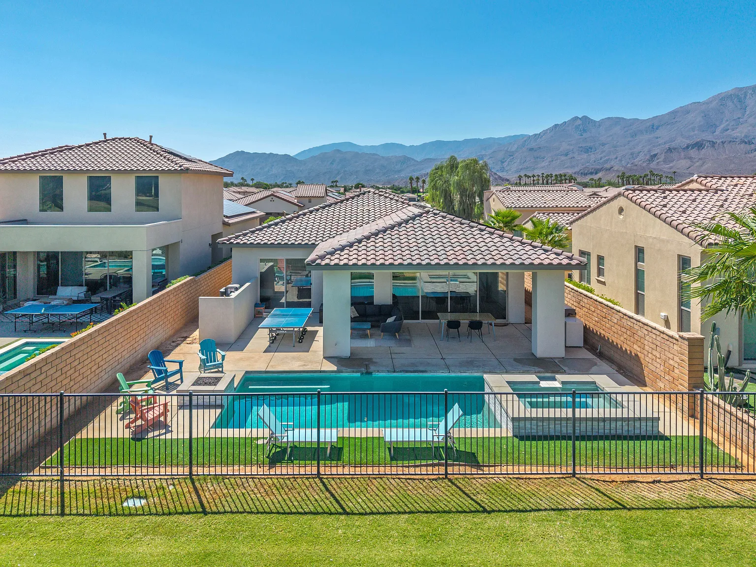 3 bed, 2.5 bath, 2277 sqft, $10,000 — Photo 3