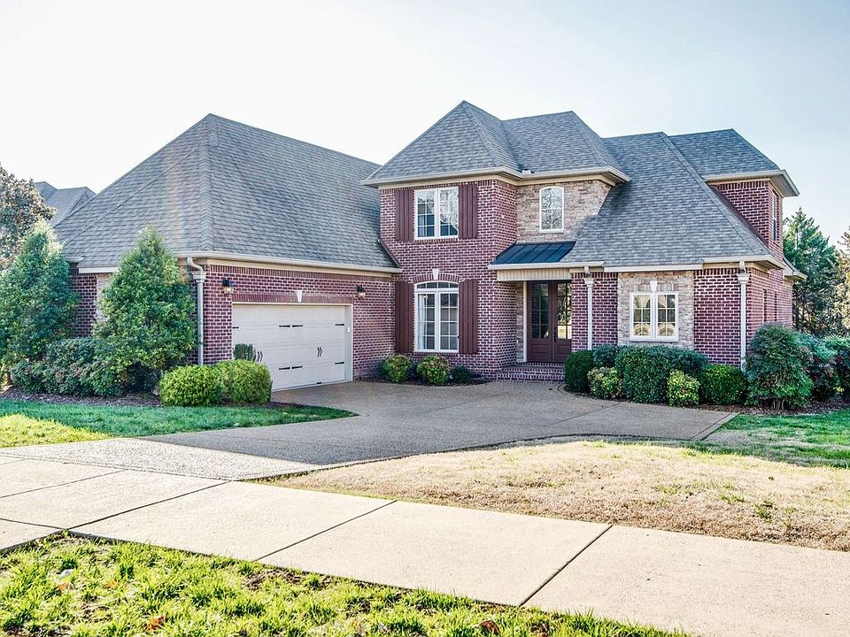 2nd image of 202 Chapel Ct S